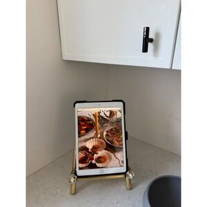 Vintage Gold Ribbed Metal Easel Stand Tablet Recipe Book Picture Frame Holder